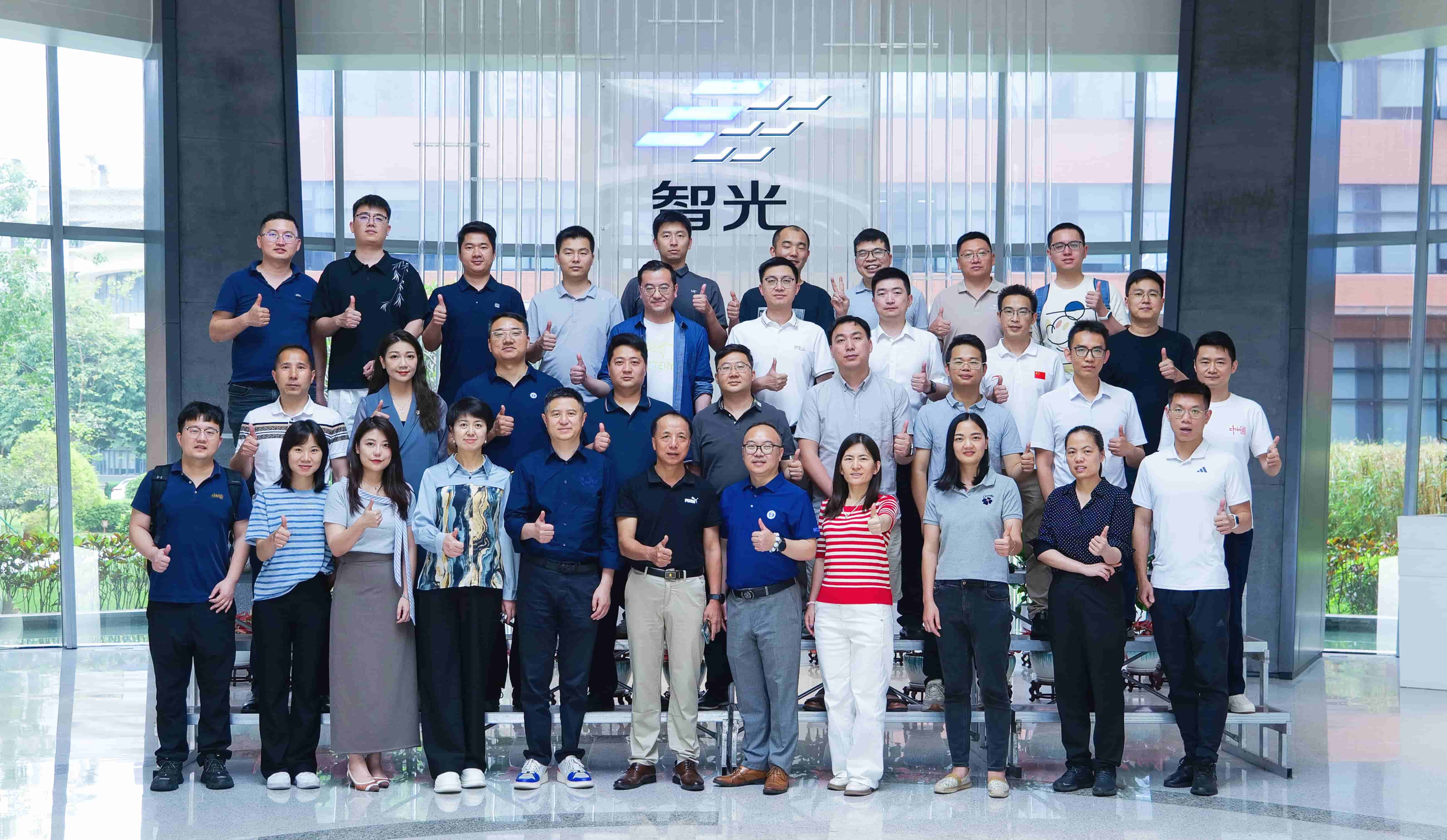 z6尊龙凯时平台研究院携手华北电力大学校友会广东分会成功举办新能源政策研讨与资源对接会